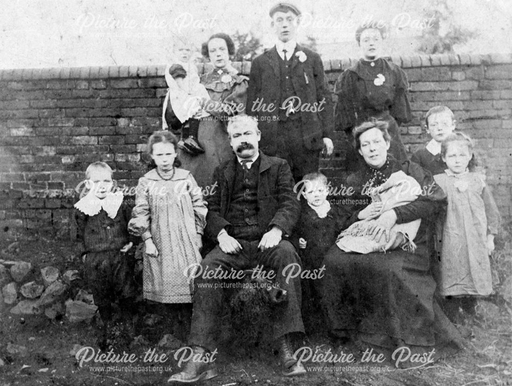 The Walters Family of Hammersmith, Ripley, c 1900s