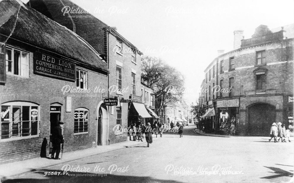 Church Street, Ripley, showing the Old Red Lion Inn