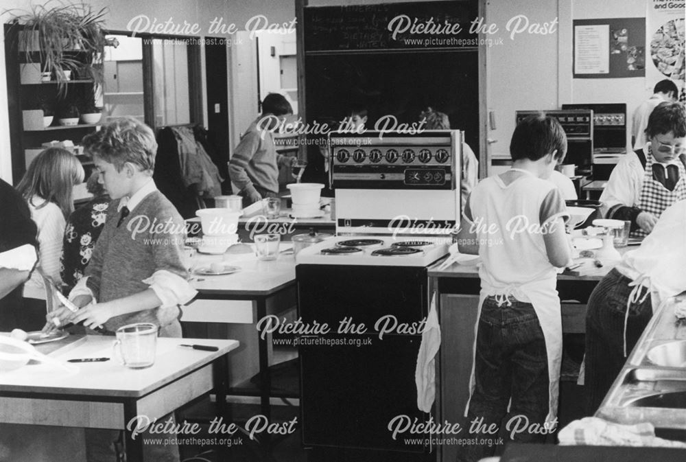 Cookery class, Aldercar School