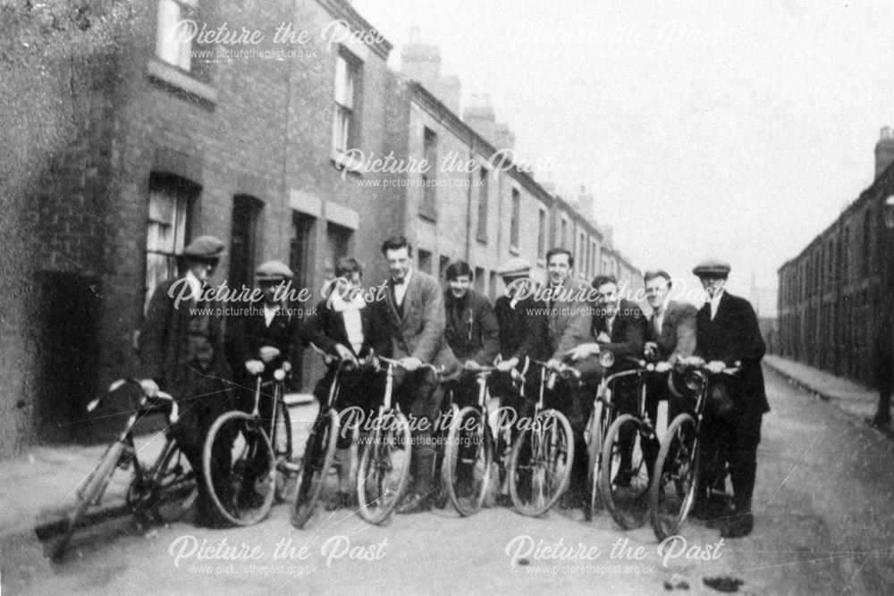 Members of Ripley Clarion Cycle Club 1924