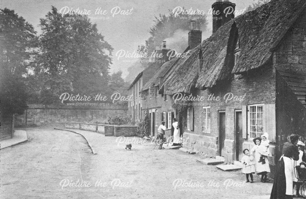 Cottages in Tamworth Street, Duffield