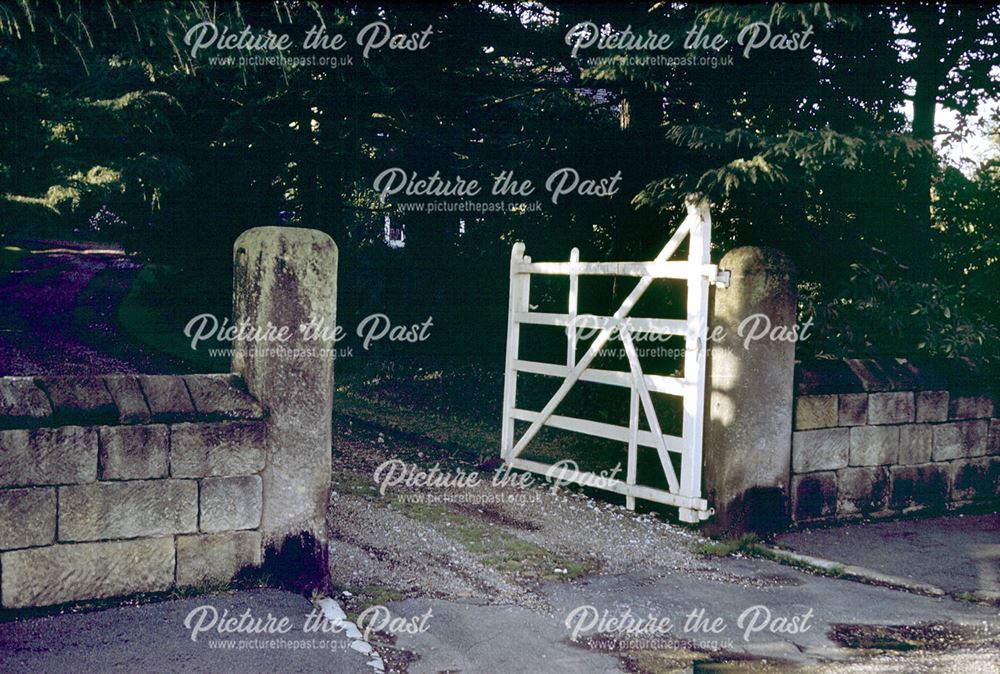 Toll Gate posts and Entrance to Greentrees, Chapel Street, Duffield