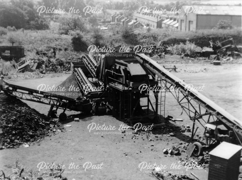 Slag Removal at Cinder Bank, Hammersmith, c 1950s