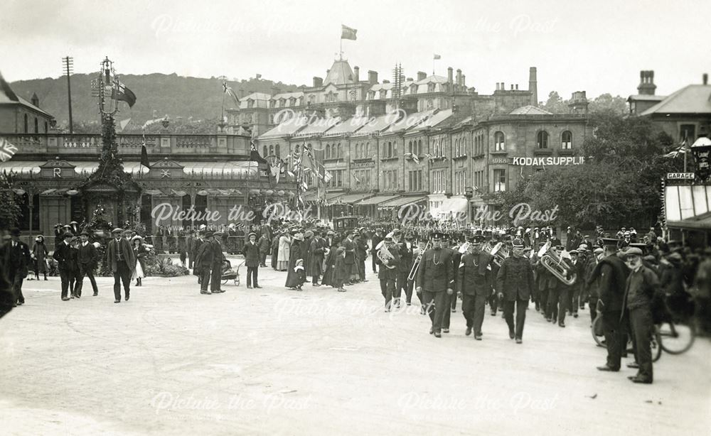 Mayoral Procession, The Quadrant, Buxton, 1917