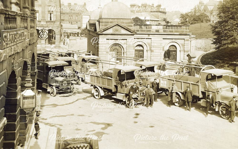 War Office lorries, The Crescent, Buxton, 1914-18