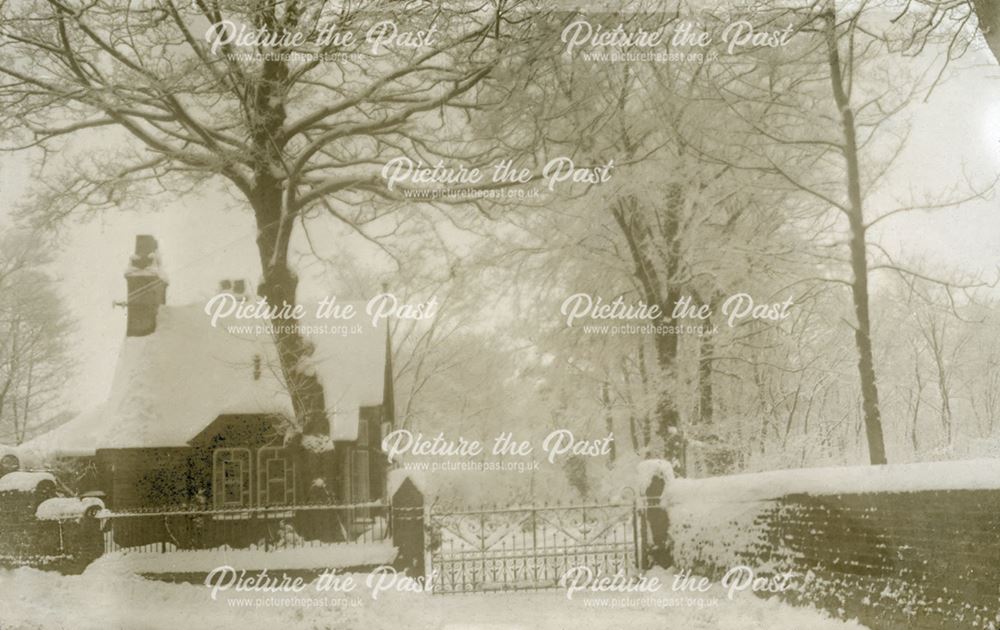 Unidentified lodge in the snow, Buxton