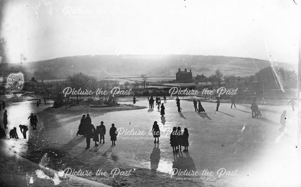 Skating on the lake in the Macclesfield Rd area