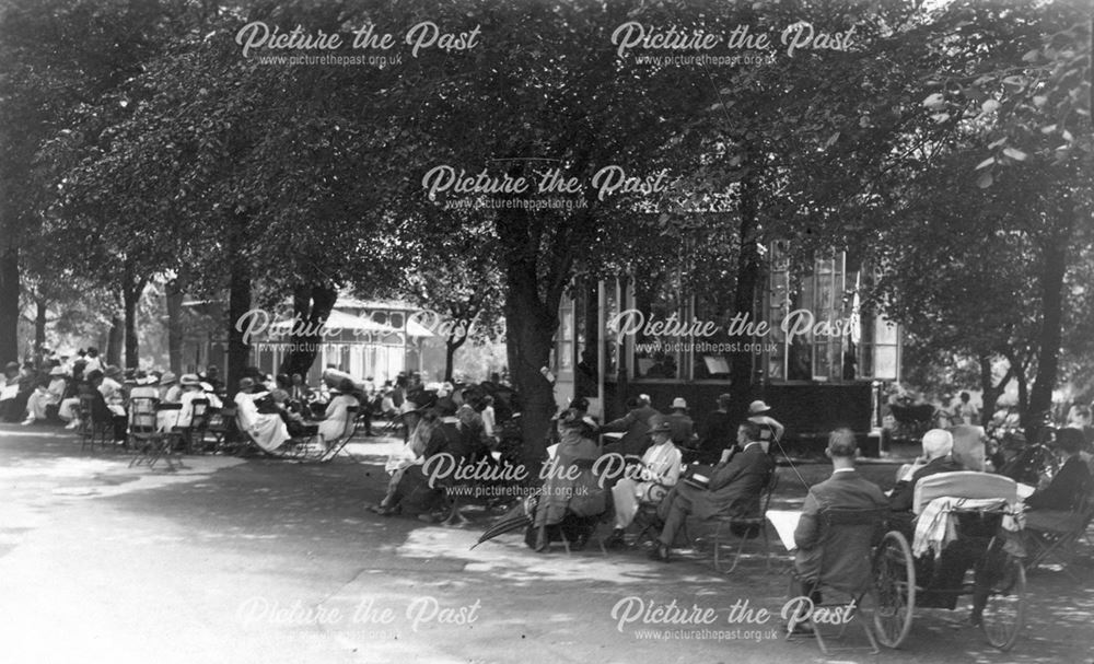 Pavilion Gardens Promenade