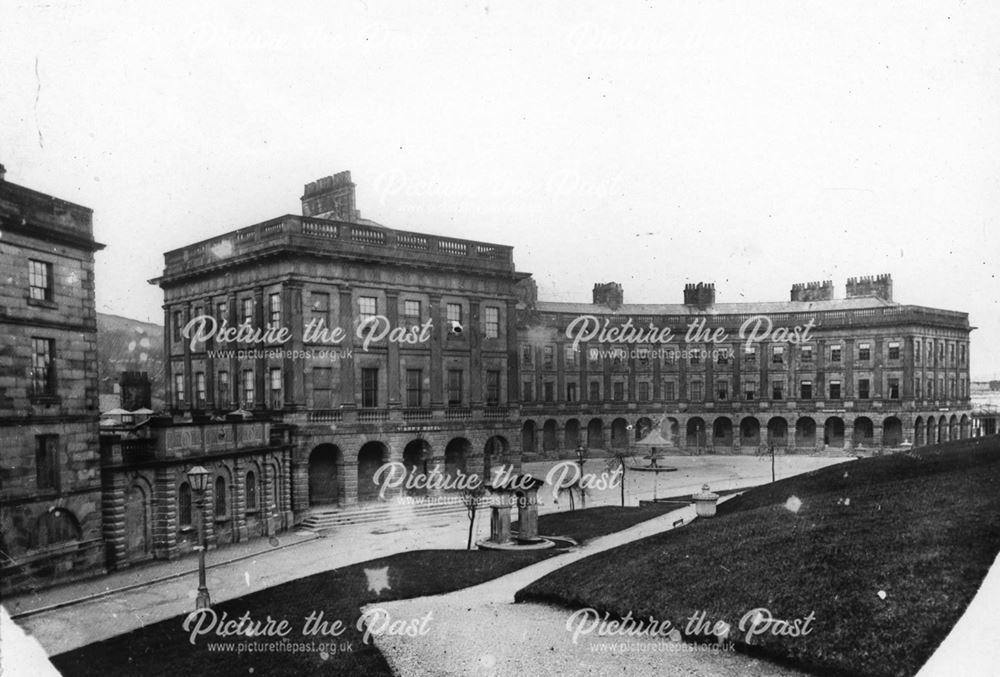 The Crescent, Bandstand and Old Pump