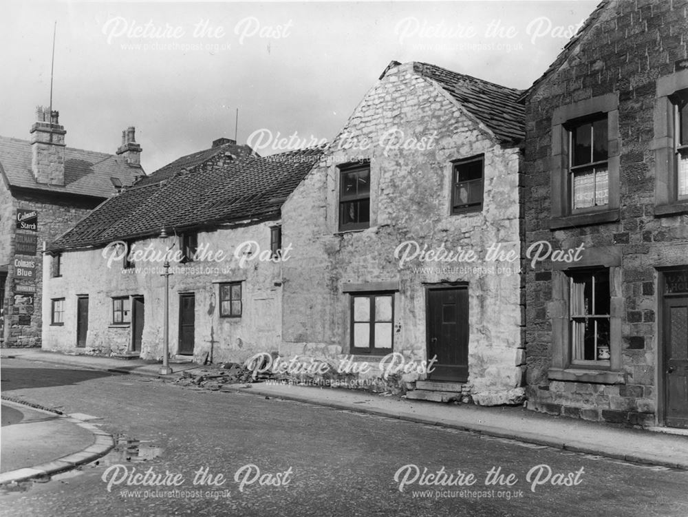 Old cottages on Bath Road. Now demolished