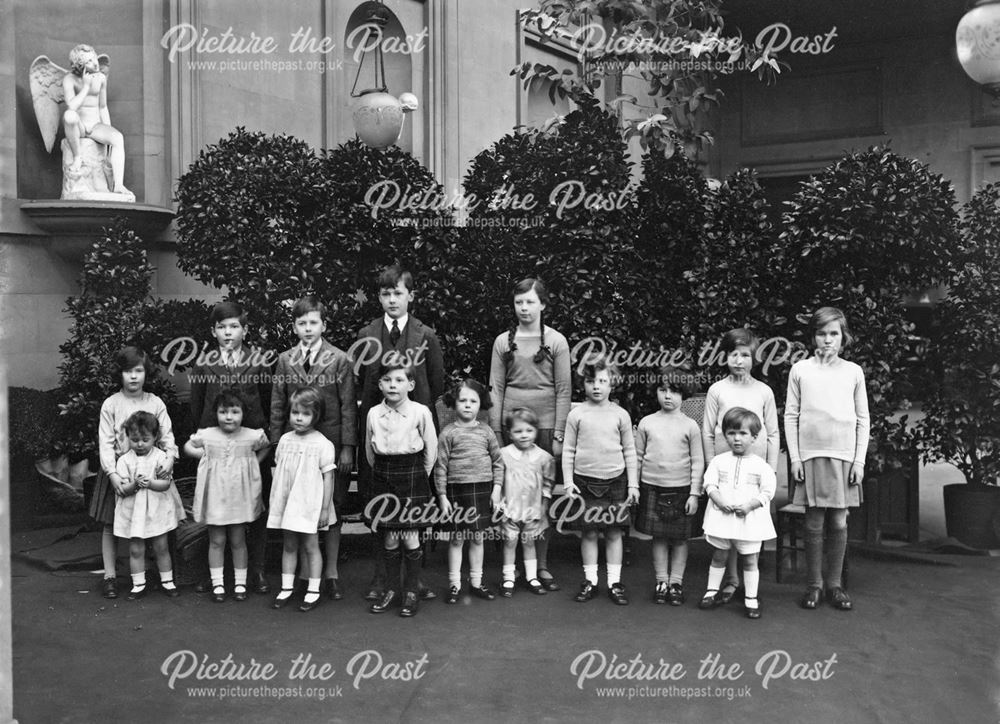 Cavendish family group, portrait of 16 grandchildren, Christmas 1929