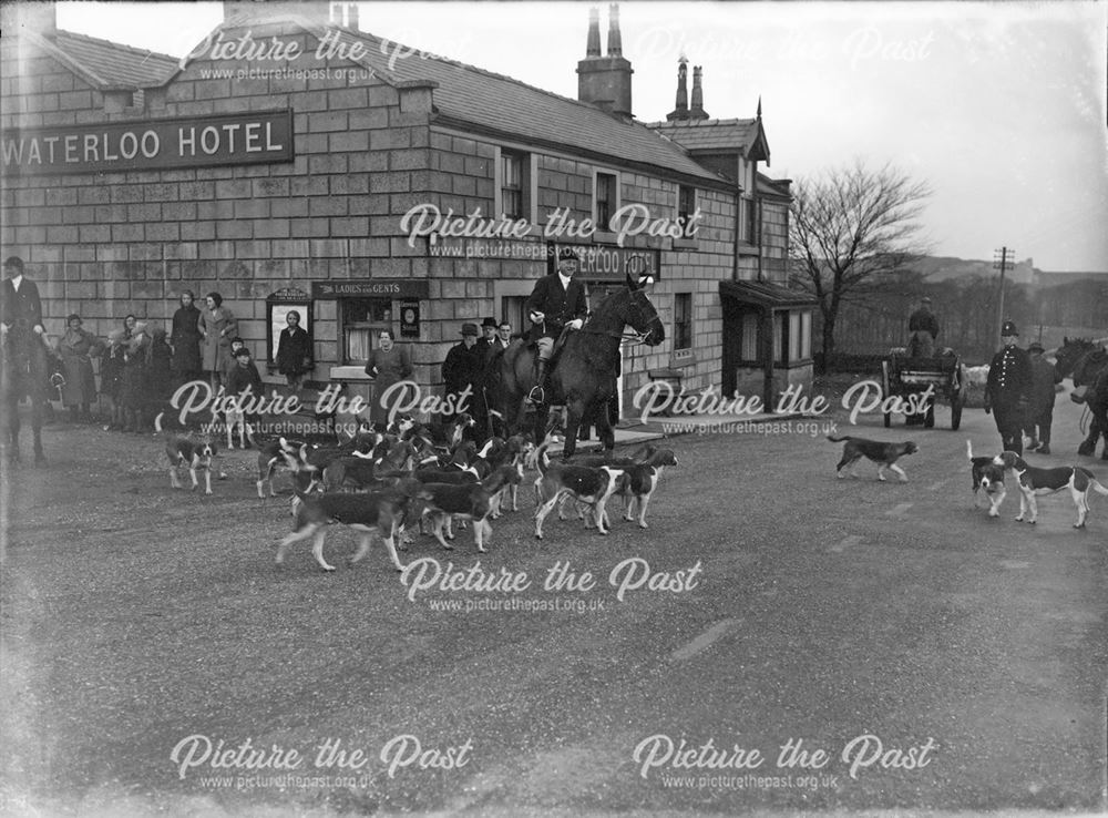 Hunt Meeting, Waterloo Hotel, Taddington, 1939