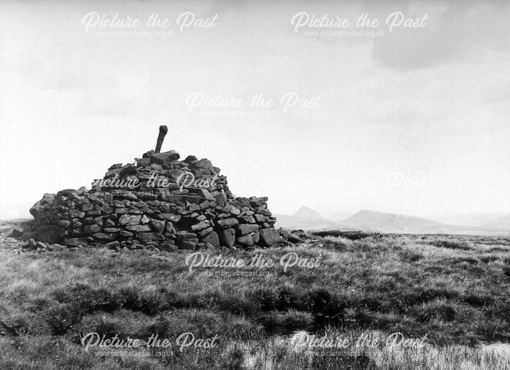 Summit cairn, Axe Edge , looking SE