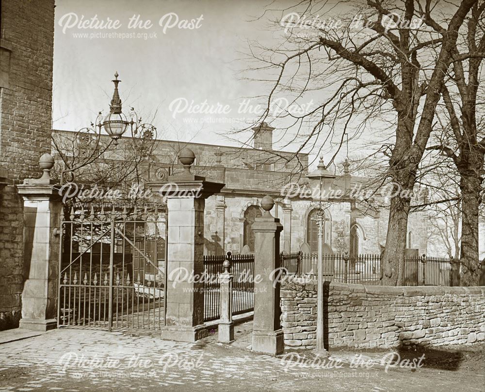 Chapel en le Frith Church gates