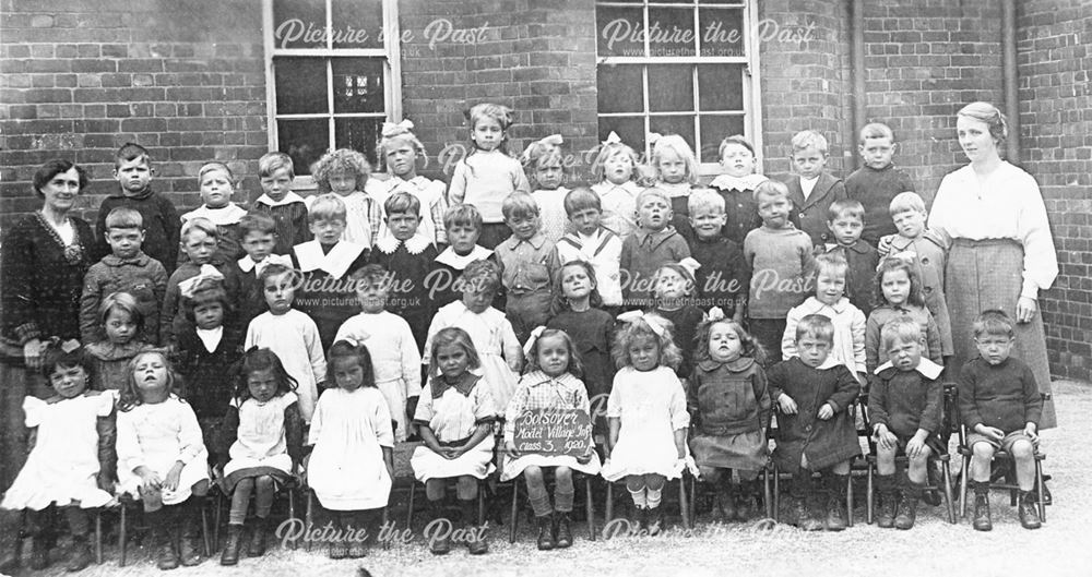 Model Village Infants School - class 3