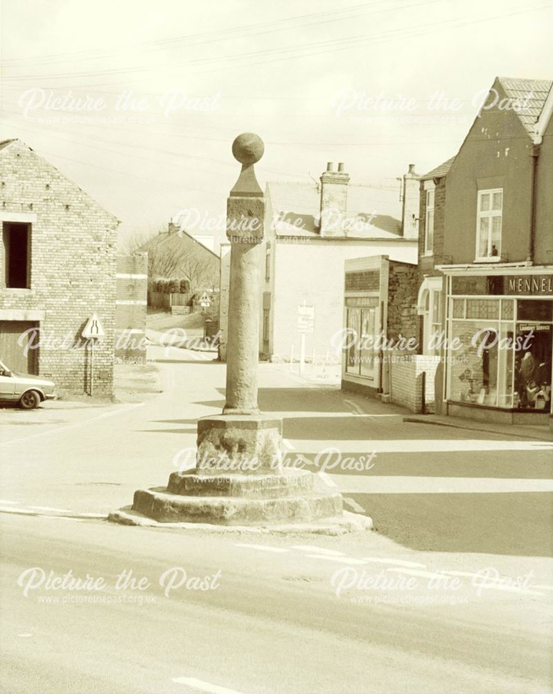 The Cross, Clowne