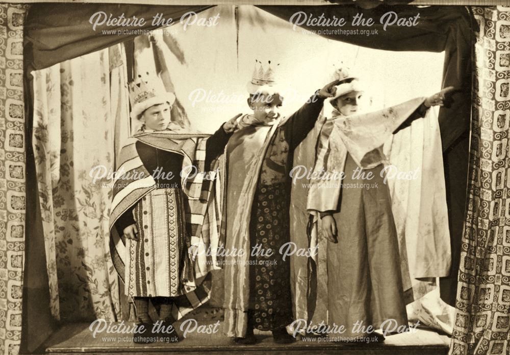 Children perform a Nativity Play, Shirebrook - The Three kings pointing at the star of Bethlehem