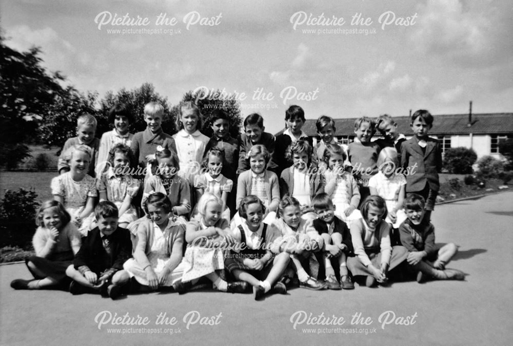 Shirebrook school children's class picture