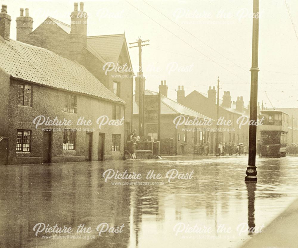 Floods on Chatsworth Road, 1922