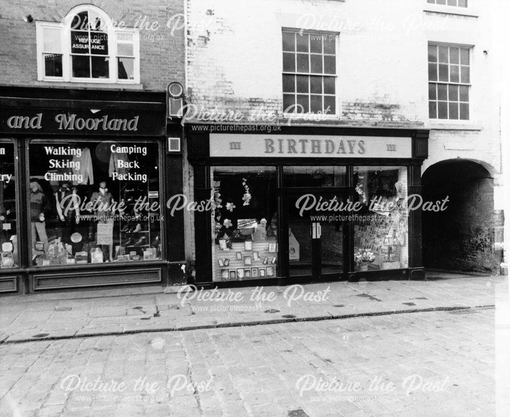 Birthdays card shop