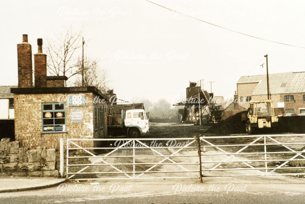 Co-Op Coal Yard, Boythorpe Road, Chesterfield, 1994