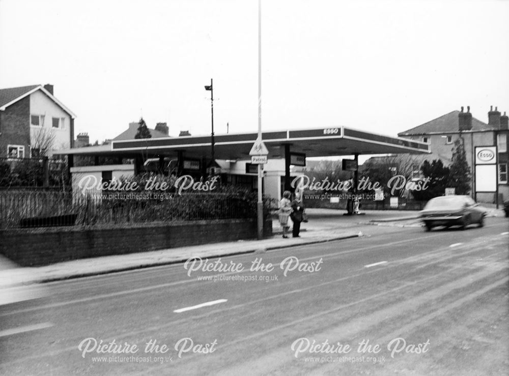 ESSO Garage, Chatsworth Road, Brampton, Chesterfield, 1989