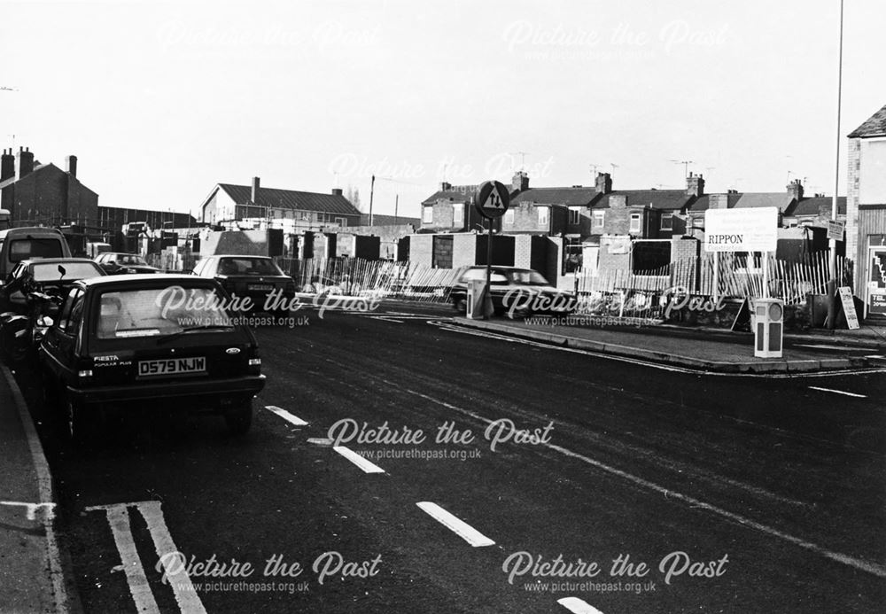 Construction of old people's bungalows, Chatsworth Road, Chesterfield, 1988