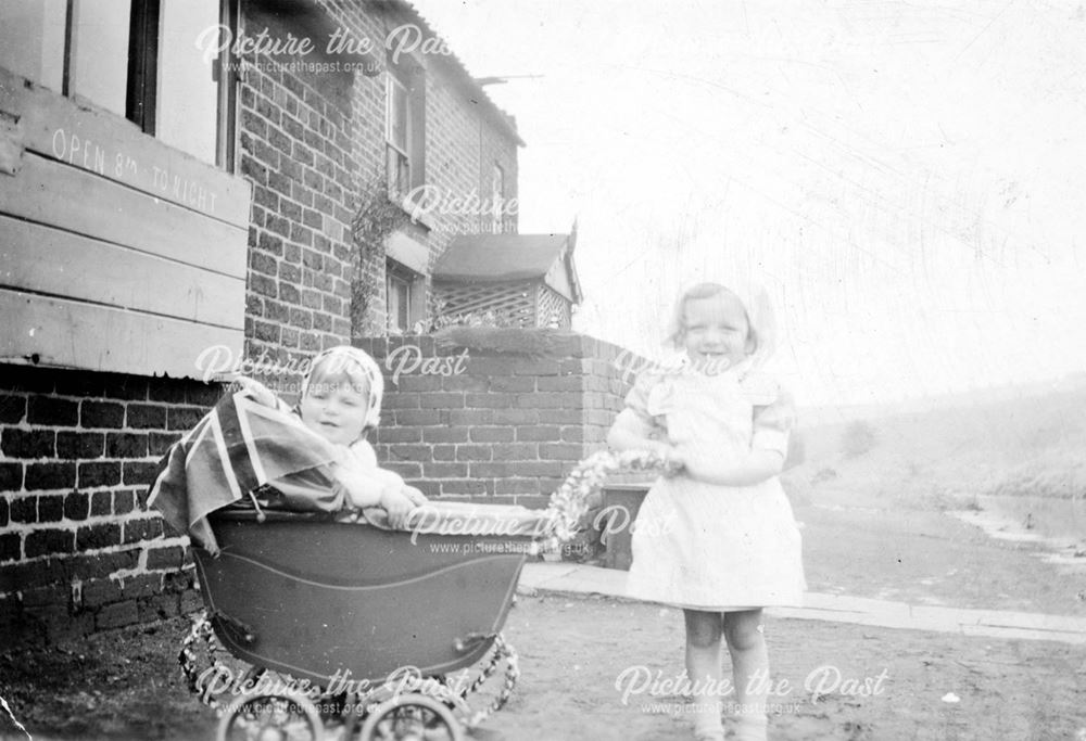 Young residents of Canal Row