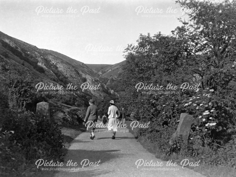 Women Walking in Dovedale, 1938-39