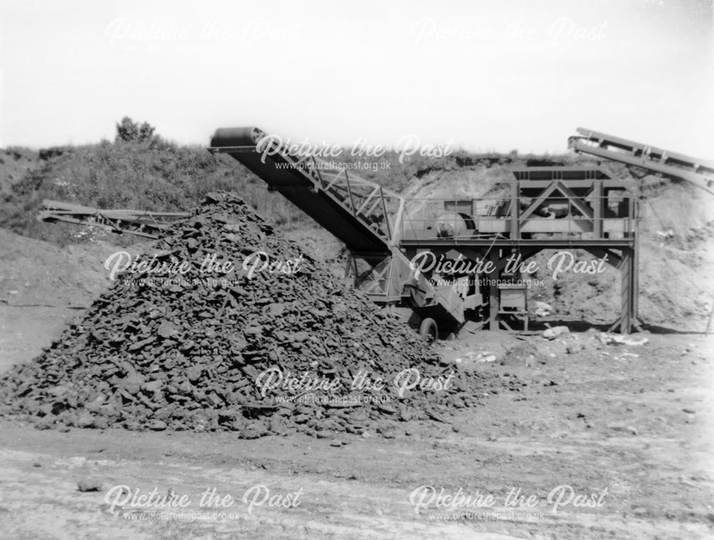 Slag Removal at Cinderbank, Hammersmith, c 1950