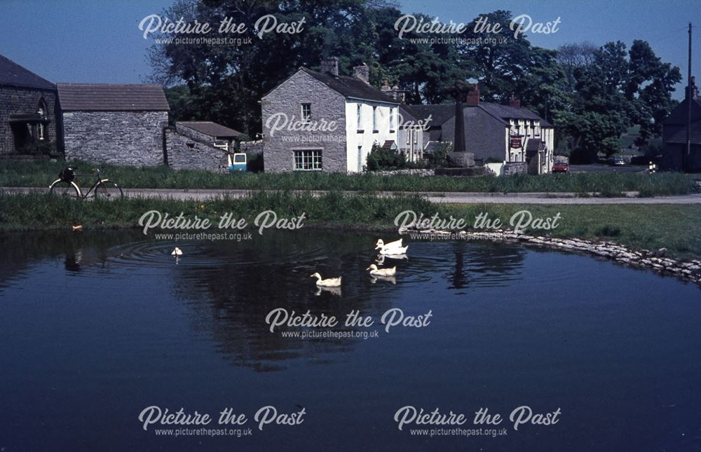 Pond and Bulls Head Public House, Bradshaw Lane, Foolow, 1960s