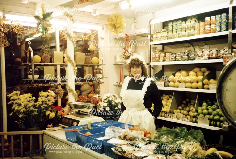 Late night Christmas Shopping, Ashbourne: Greengrocers