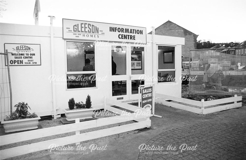 Gleesons sales office for the Riverside Housing development and Somerfields Supermarket