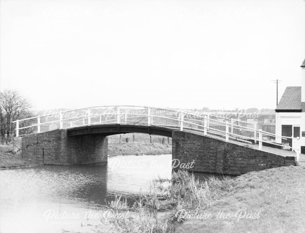 Erewash Canal Bridge next to the Bridge Inn, Cotmanhay