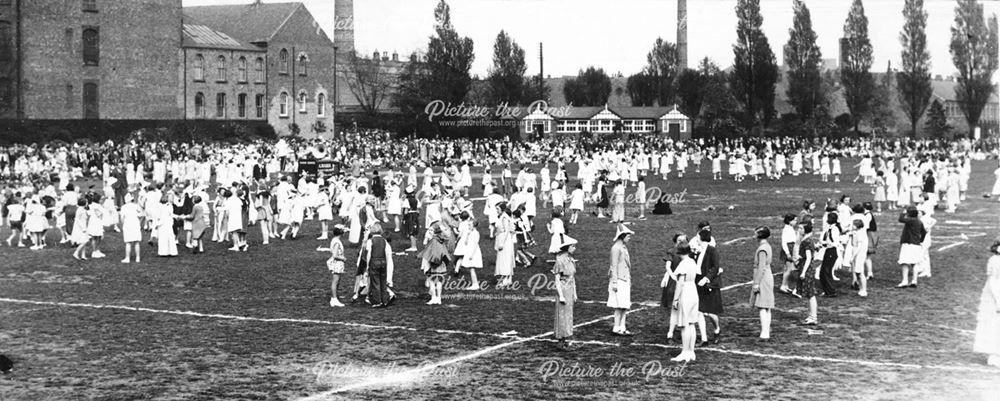 Carnival participants on the East Side of West Park, Long Eaton, 1930?