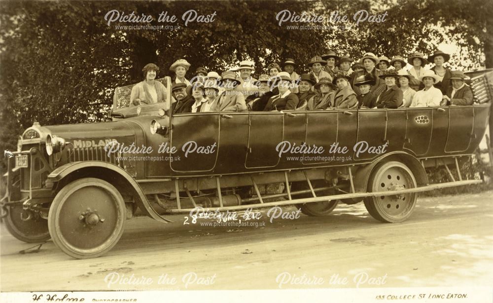 'The Midland Belle' of Reynolds Carriers, Derby Road. The charabanc was run with Walter Edmund Reyno