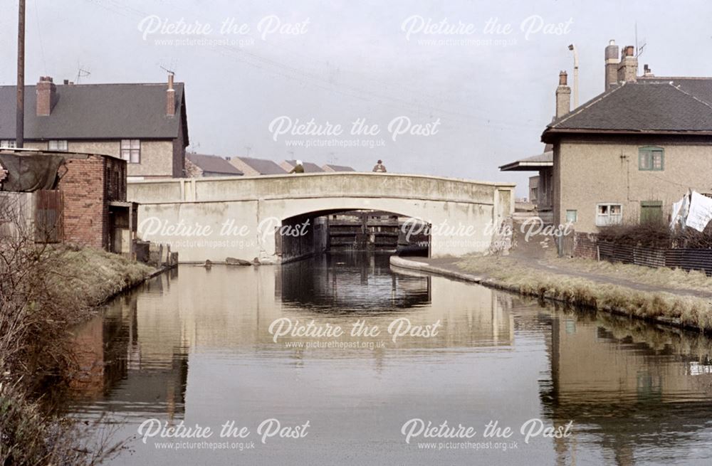 Gallows Inn Lock - Erewash Canal - looking towards the Nottingham Road Bridge