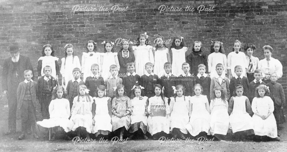 Pupils at Ockbrook School, 1911