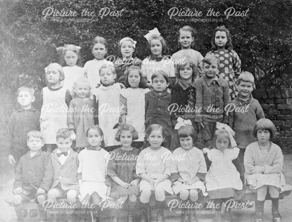 Pupils at Ockbrook School, 1918