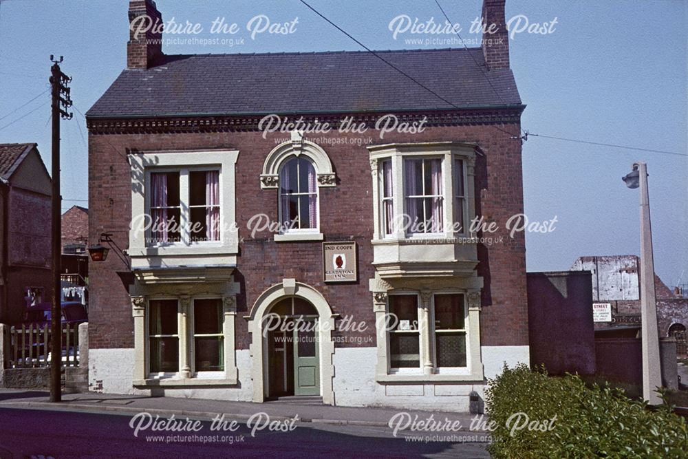 Gladstone Inn, East Street, Ilkeston, 1964