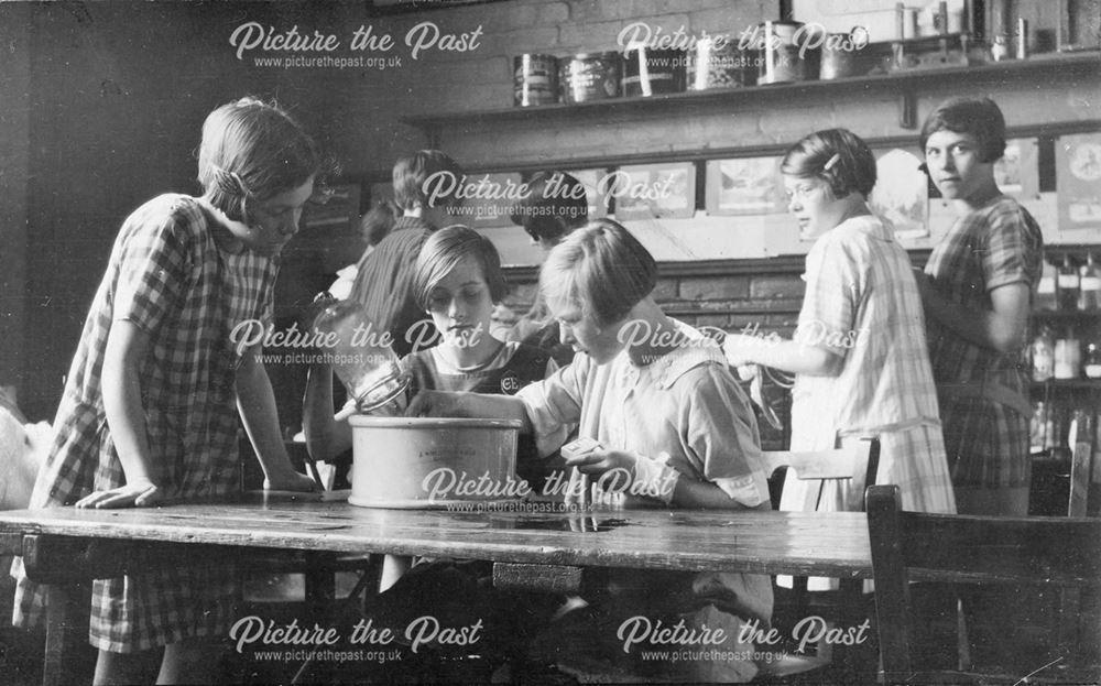 Chemistry Lesson, National School, Claye Street, Long Eaton, c 1930