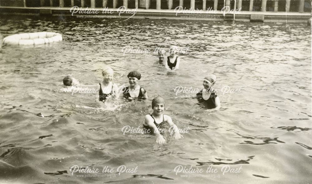 Children from the National School at Swimming Baths, Long Eaton, 1930