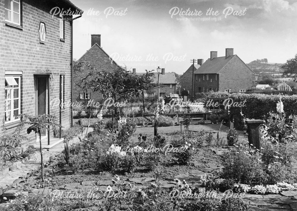 Council houses and gardens, Birches Fold, Coal Aston