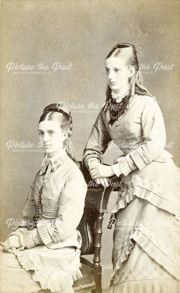 Portrait of 2 unknown young ladies