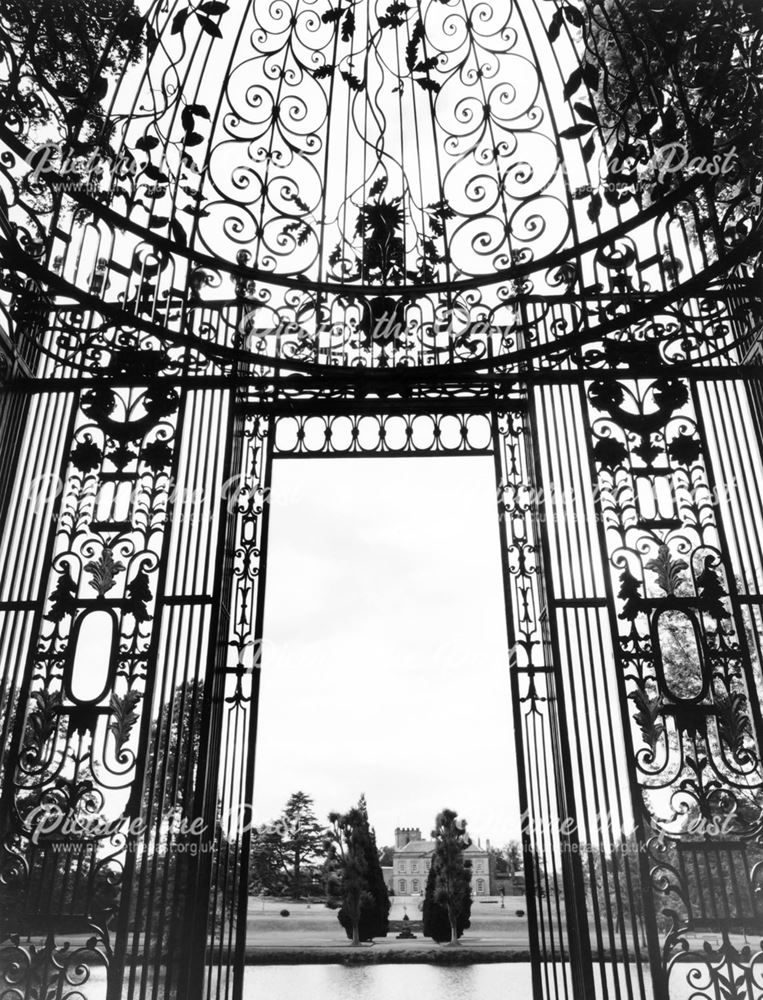 'The Birdcage' arbour, Melbourne Hall, Melbourne