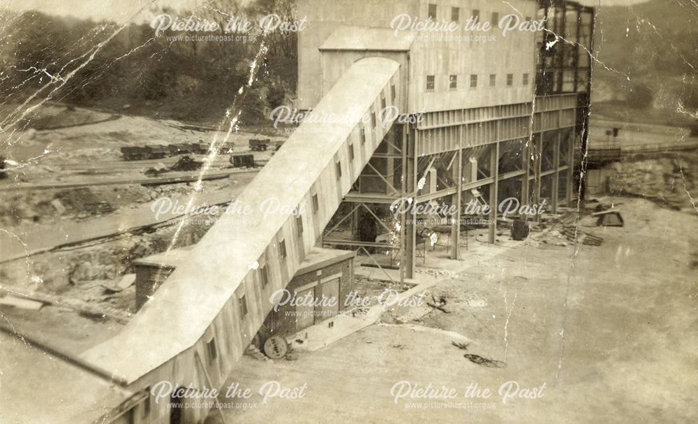 Stone sorting screens and conveyors - Middlepeak Quarry