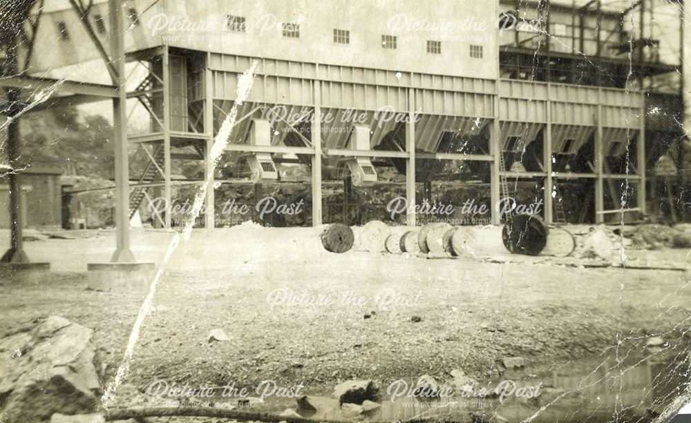 Stone sorting screens and conveyors - Middlepeak Quarry