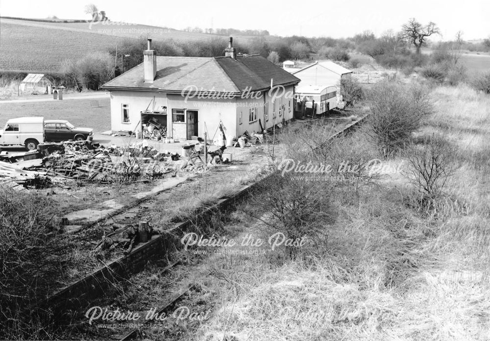 Disused line and ex-railway station buildings, 'Tong and Breedon' (former spelling of the Station na