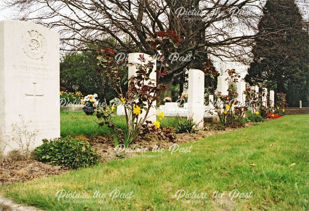 Graves of 8 Royal Engineers