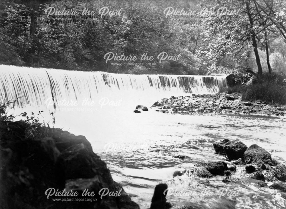 Weir on the River Wye, Ashford in the Water